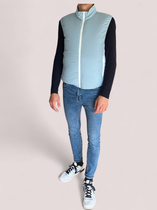Light blue vest with fan