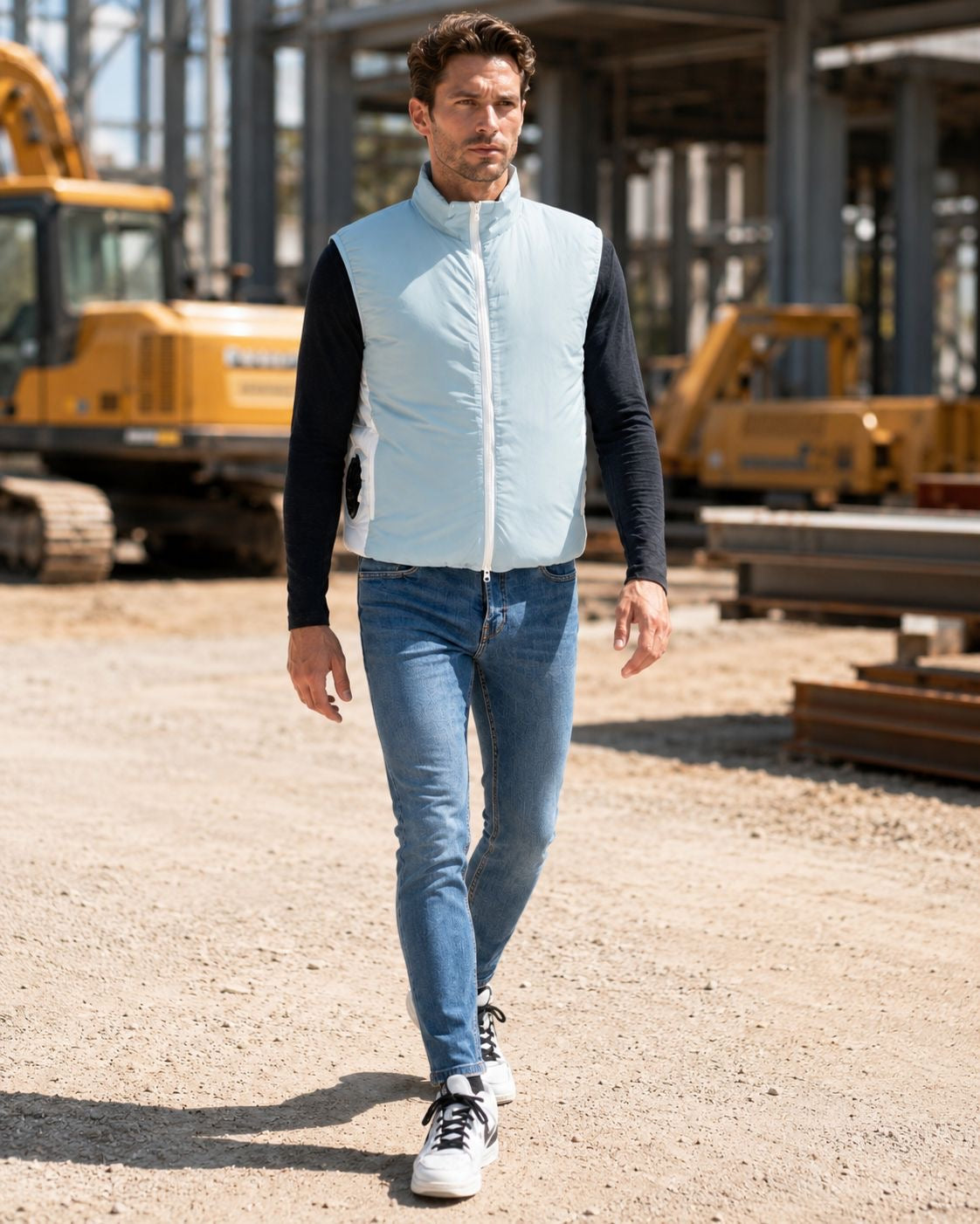 Gilet azzurro con ventaglio